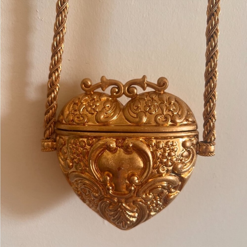 NWOT - ZARA HEART SHAPED RARE BAG - Picture 2 of 5